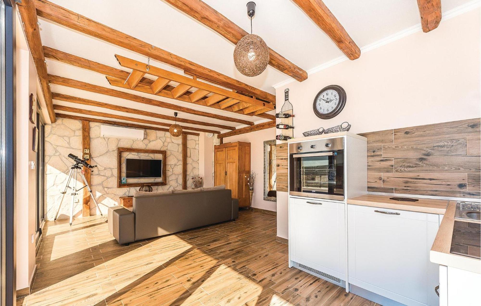 Gorgeous Home In Kijevo With Kitchen Bagian luar foto