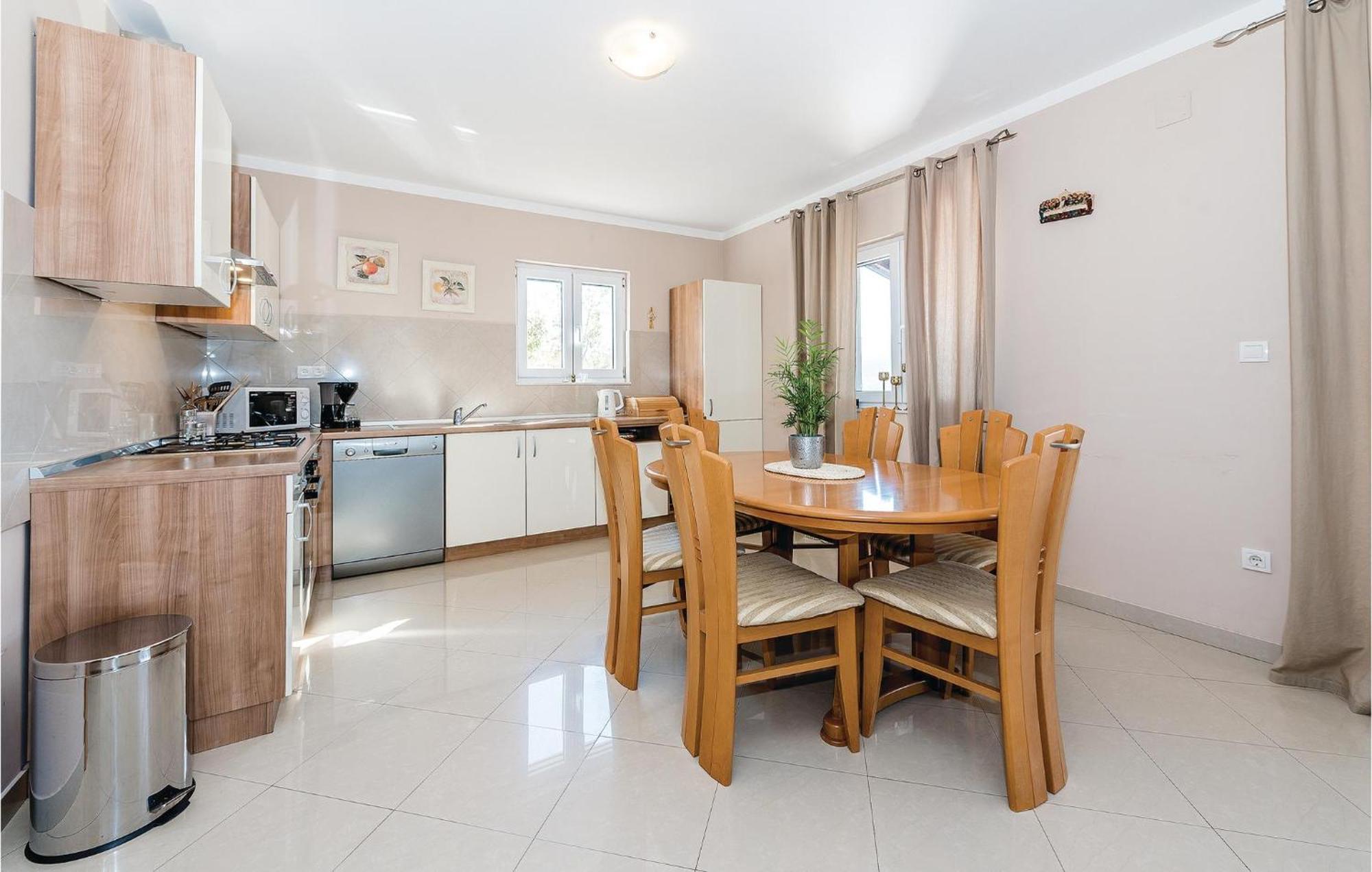 Gorgeous Home In Kijevo With Kitchen Bagian luar foto
