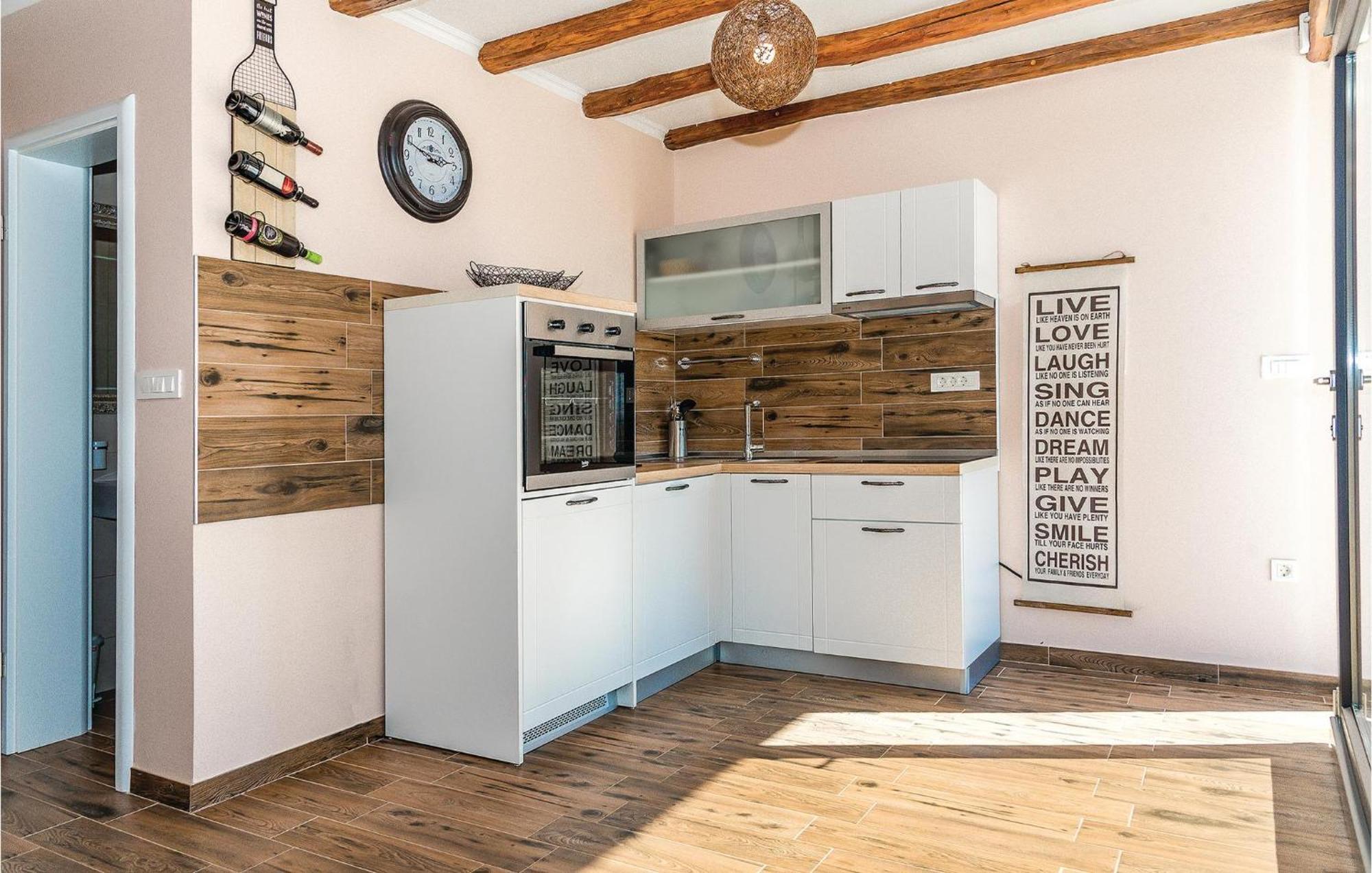Gorgeous Home In Kijevo With Kitchen Bagian luar foto